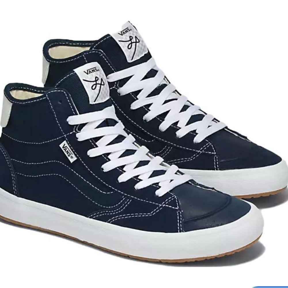 Vans NWOT Dark Blue Lizzie High-Top Skate Sneakers